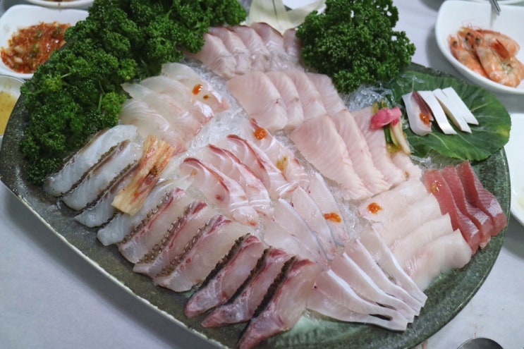  여수 현지인 맛집 / 여수선어회 이강운 명품선어 추천해요 :)