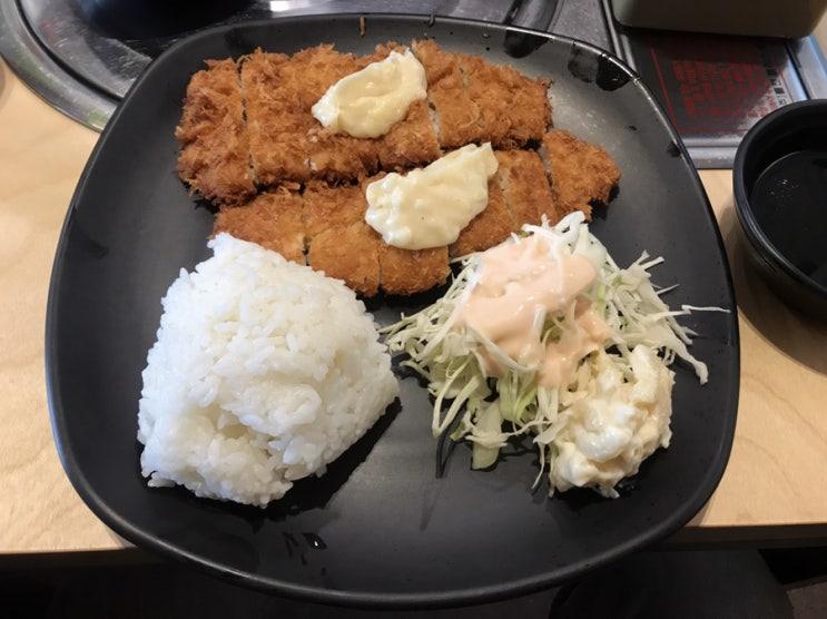  생선까스는 맛있었는데...