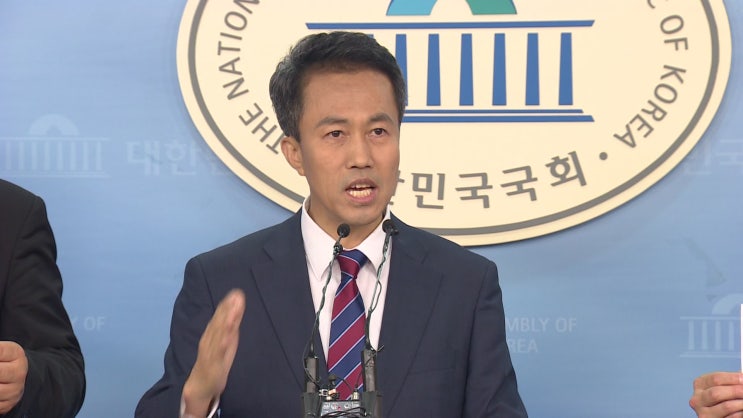 &lt;논평&gt;김관영 원내대표는 태극기부대 회장 발언을 즉각 취소하고 사과하라