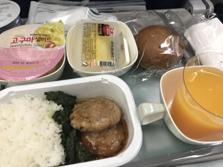  [인천 -> 상해 푸동] 상해여행 대한항공 KE895 탑승기 (인천공항 제2터미널/신라&롯데 면세품 인도장/기내식/이런저런 후기)
