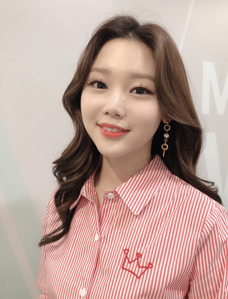 SBS 김수민 아나운서 - 골드담수드롭 귀걸이