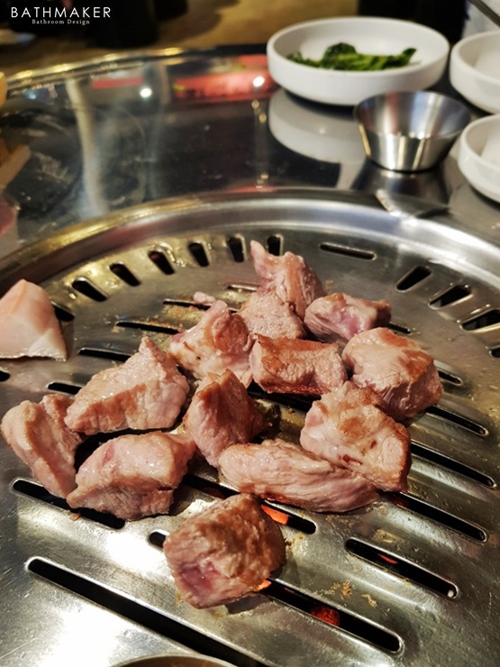 제주도 가볼만 한 곳, 제주도 맛집, 서귀포 맛집, 제주 대표음식 흑돼지구이가 맛있는 큰돈가