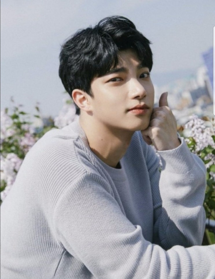  이윤 황태제역을 맡았던 오승윤이에요~!