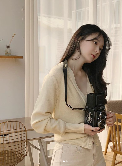 강민경 나이 인스타 솔로 컴백