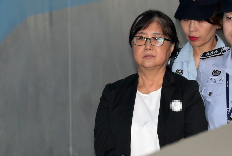 "<b>특검법</b>은 <b>위헌</b>" 최순실 <b>헌법소원</b>, 2년만에 최종 결론