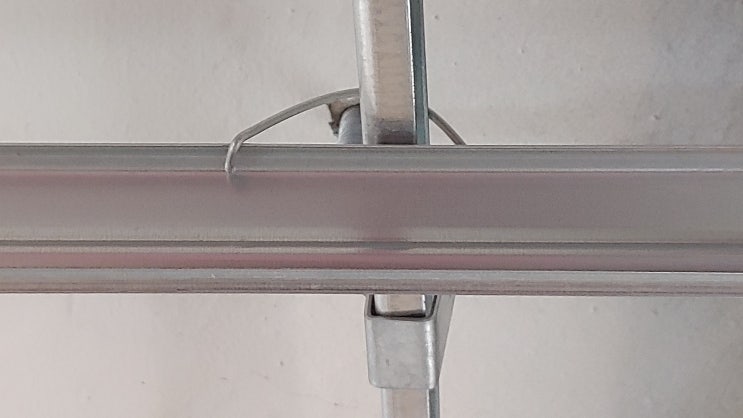 알루미늄 천장공사 AL Tile 바 클립바 시스템 삼각바 담파골조 알루미늄 천장공사 AL Tile 바 클립바 시스템 삼각바 담파골조