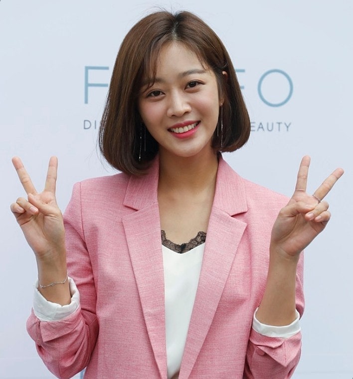 백종원의 골목식당 조보아 하차...후임 새 MC 배우 정인선 유력...