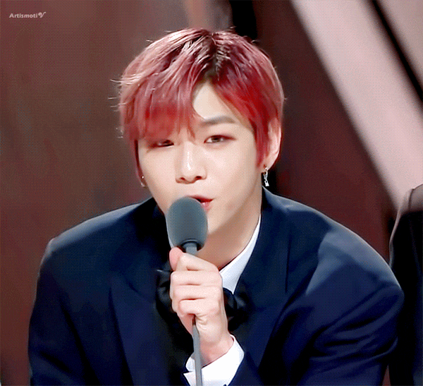  강다니엘 2019연말시상식에서 신인상받는건가(feat.신인상을 몇년째 받는거야)