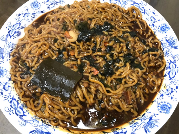 짜짜로니 + 오동통면 = 짜동통면 짜짜로니 + 오동통면 = 짜동통면