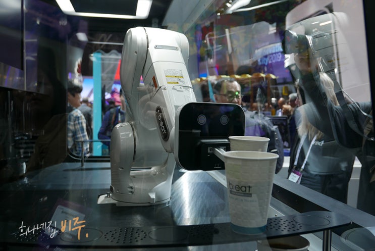  5G 기술이 탑재된 로봇카페 비트(B;eat2E) 달콤커피를 MWC 2019에서 만나보았어요!