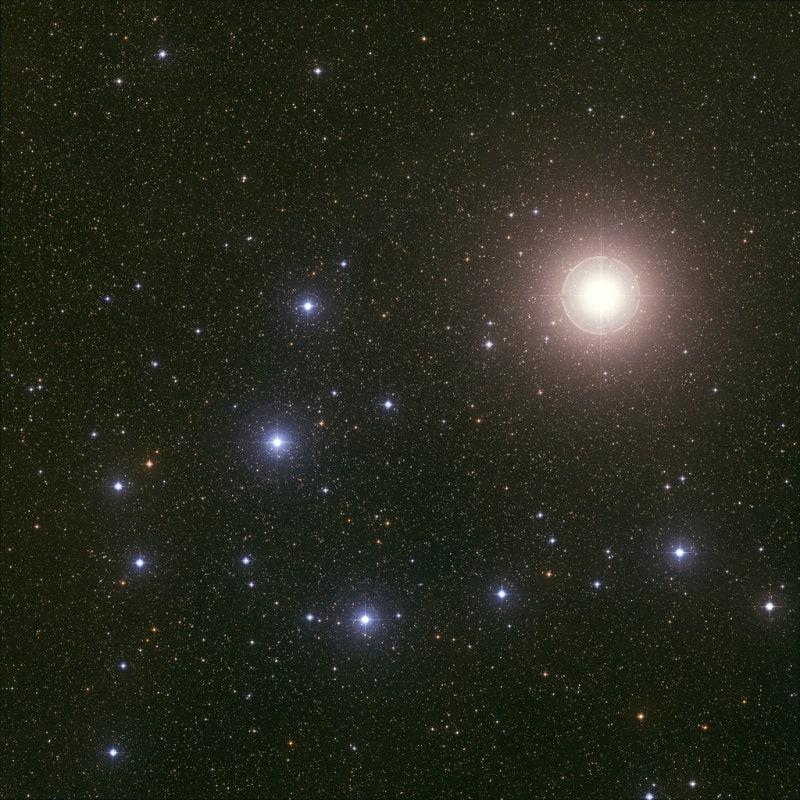 중심별이 가장 밝게 보이는 산개성단(Open cluster) 페르세우스자리 알파 성단(Alpha Persei Cluster)과 ...
