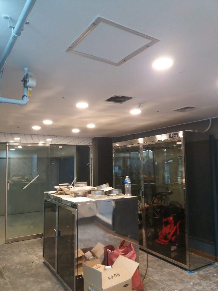  부평 삼산동 롯데마트 지하3층 셀프세탁소 빨래방 전기공사 조명공사