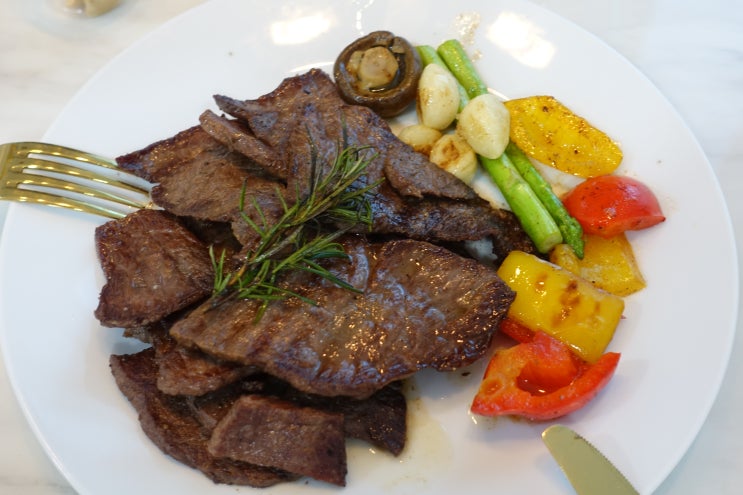 쉐프의정육점 살치살스테이크로 즐긴 일요 홈파티