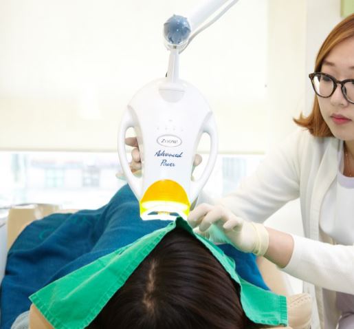  전문가 치아미백 종류 중 효과가 큰 스탠다드 미백에 대해서...