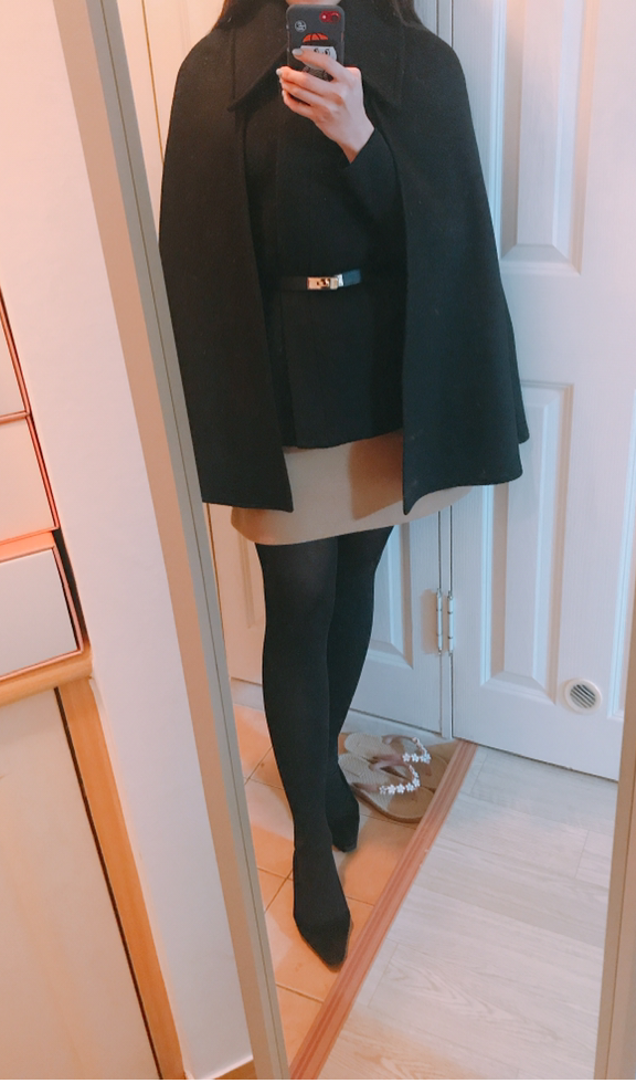  OOTD/ 메르시비앙 케이프코트, 러브패리스 리본타이 티, 비뮤즈 핸드스커트, 모닉상점 펄펄슈즈