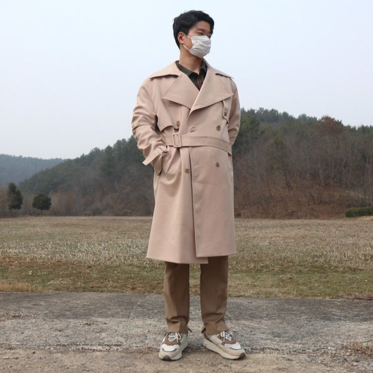  남자 오버핏 트렌치코트 코디 끈으로 더 예쁘게