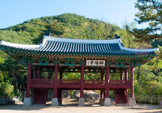  소양강을 한 눈에 볼 수 있는 정자- 춘천 소양정