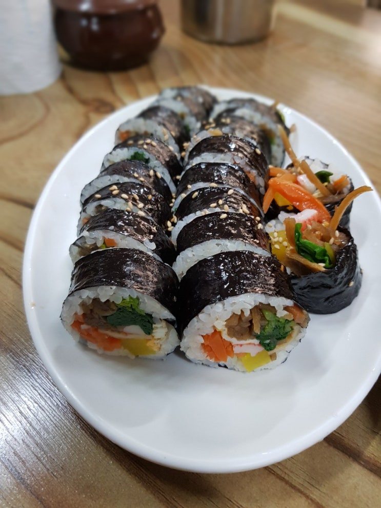 [유정김밥]진짜맛있는 김밥이 먹고싶어서 삼천포로 go go
