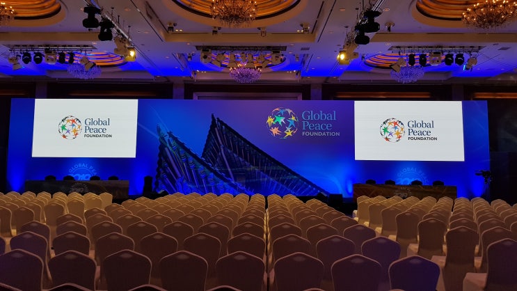  2019년 2월28일 Global Peace 행사에 동시통역장비 를 임대 및 렌탈 하였습니다.