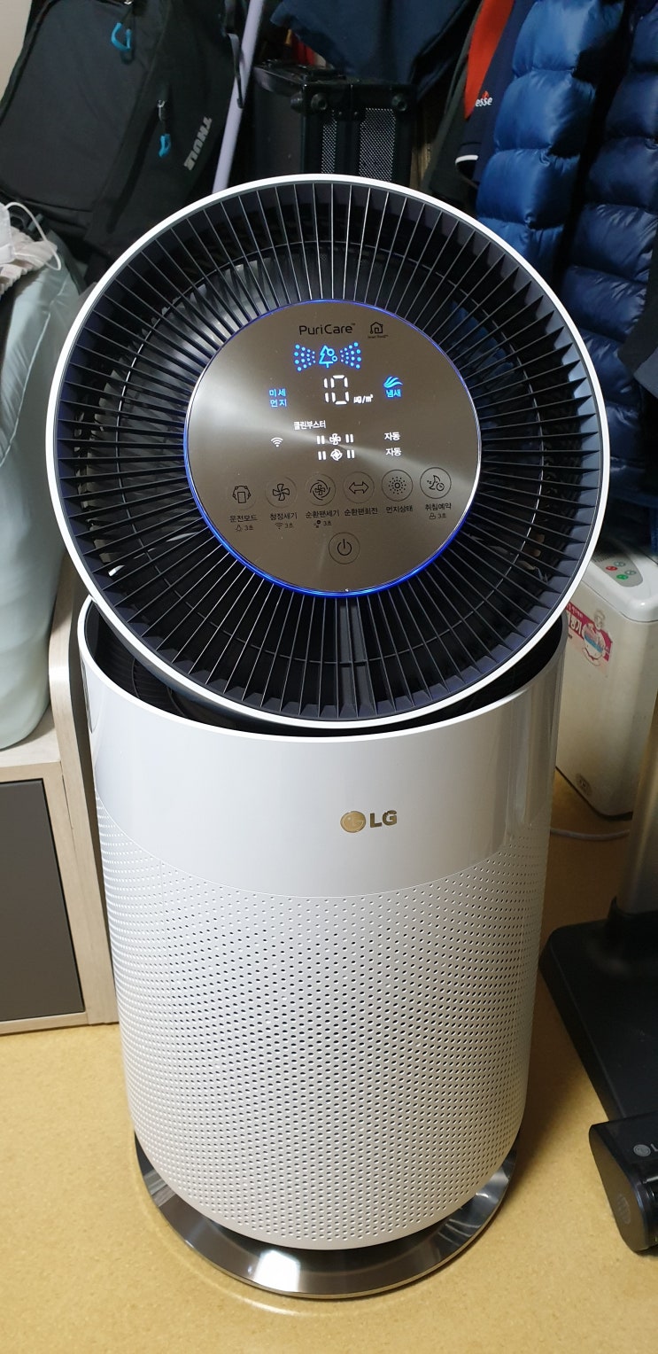  360도 공기청정기능과 클린부스터 기능이 돋보이는 LG 퓨리케어 공기청정기 AS181DAW
