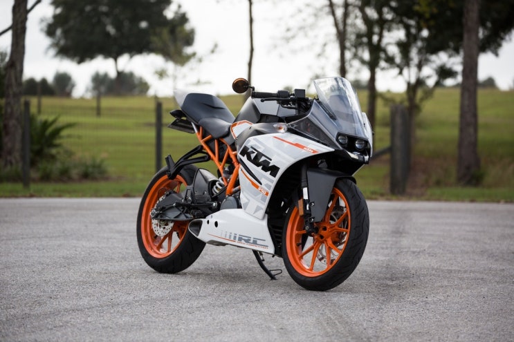  배기량 50cc 미만 오토바이도 자배법상 자동차에 포함되는지 여부