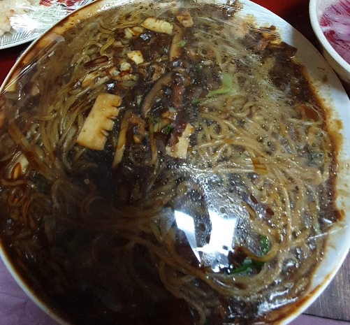  주말엔 역시 해물쟁반짜장이지~