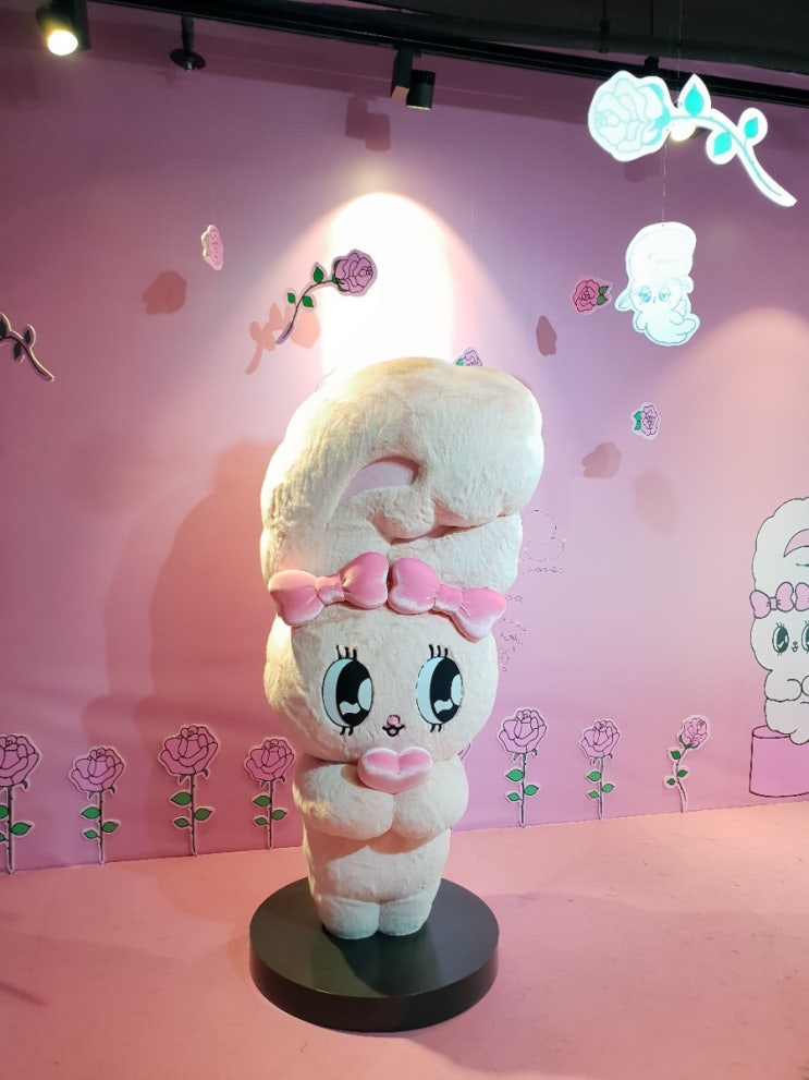  신촌 에스더러브스유 팝업스토어 