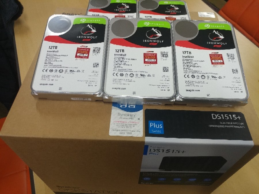 시놀로지 나스 12TB 5개, RAID 5 설치 용량은? 현장 사진 4