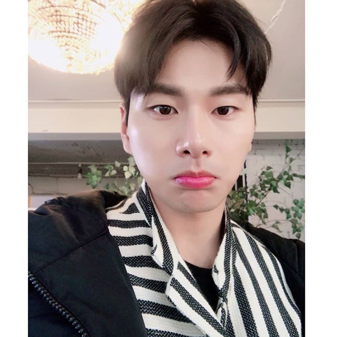  이이경 아버지 집안 나이 정인선 결별 ?