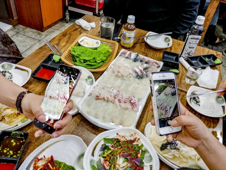  제주 서귀포 올레시장, 활어회와 꽁치김밥, 우정회센타