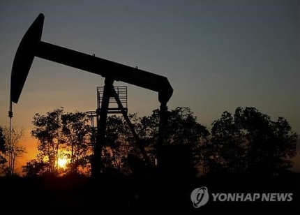 국제유가, 사우디 감산확대에 소폭 상승…WTI 0.1%↑ 국제유가, 사우디 감산확대에 소폭 상승…WTI 0.1%↑