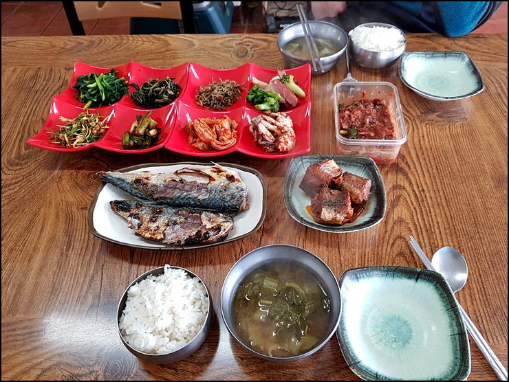  천지연 무태장어와 보람식당 정식