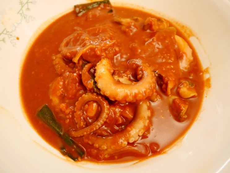  오늘 뭐먹지? / 유정낙지. 압구정 맛집. 매운맛 생각날때. 낙지볶음.