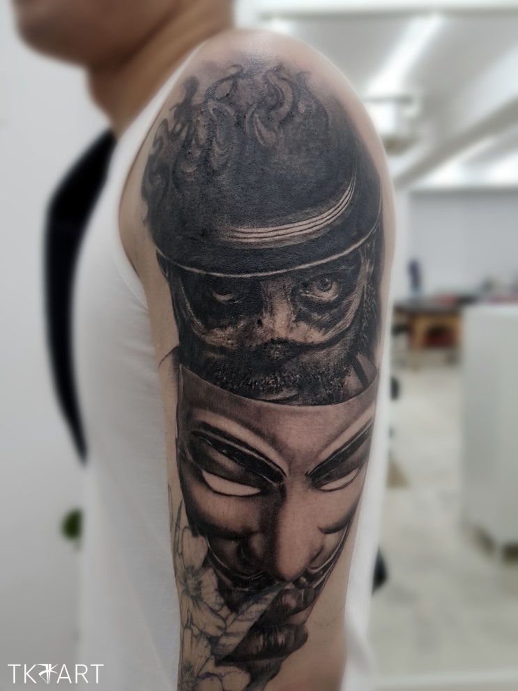 긴팔타투 브이 포 벤데타로 연장하기!