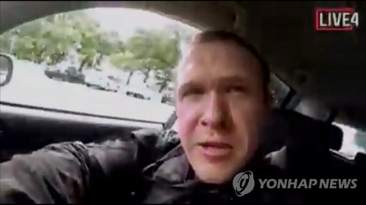  뉴질랜드 총기난사 동영상 봤는데 정말 끔찍했어요.
