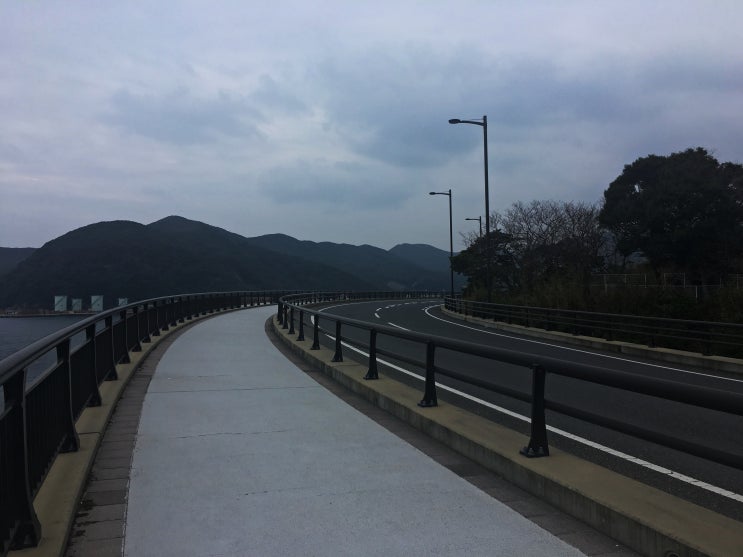  이즈하라 티아라몰에서 구타까지 걷기, 시가노하나 대교와 포대