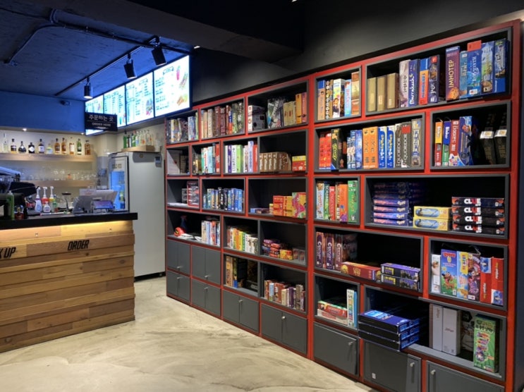 홍대 보드게임 추천 - 히어로 보드게임 cafe . cc️c