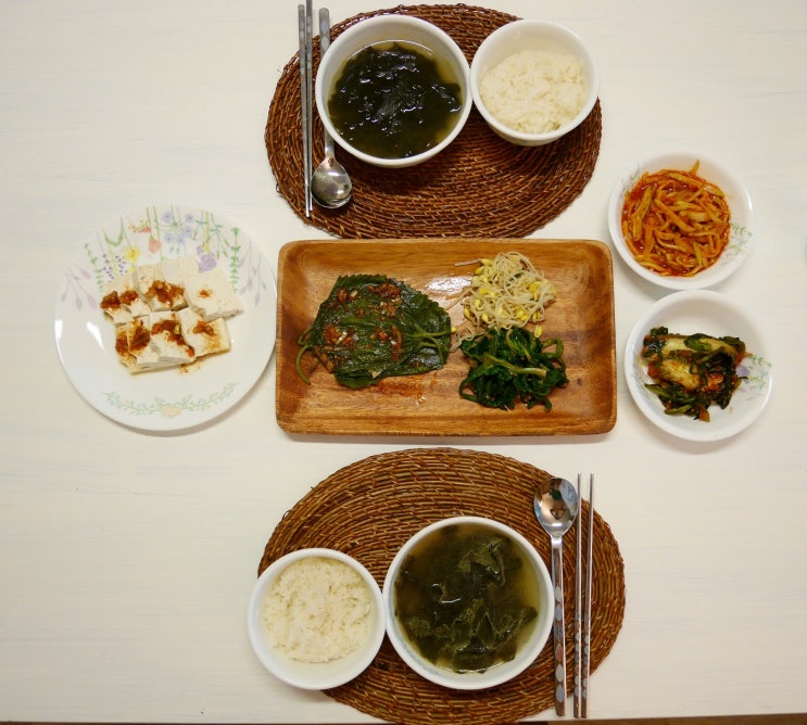  오늘 뭐 먹었지? / 팥죽. 나물. 맥주한잔.