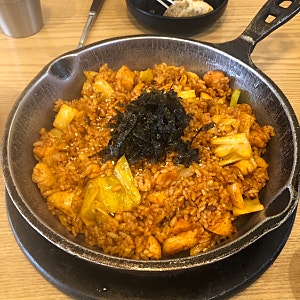 우리동네면반장(이천CGV건물)_이천아즈라미용실 헤어펌_닭갈비볶음밥, 비빔국수, 갈비만두
