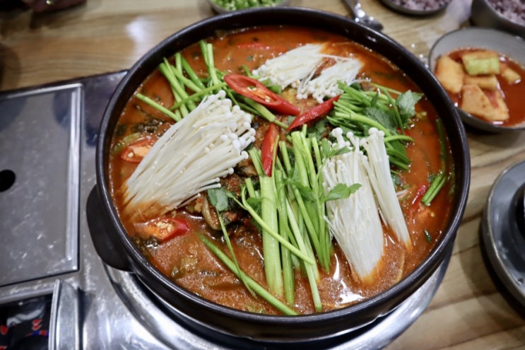  광주 시청 맛집 - 뚝방집 오모가리 메기매운탕