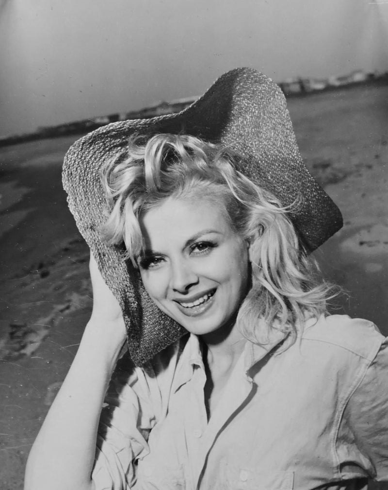 교활하고 성적 판타지로 치장한 이탈리안 섹스심볼, 산드라 밀로(Sandra Milo) : 네이버 블로그, image size:800x1008