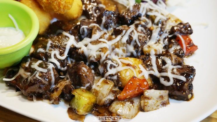 청주 데이트 맛집 , 성안길 다락 마을에서 스테이크 먹고옴. 청주 데이트 맛집 , 성안길 다락 마을에서 스테이크 먹고옴.