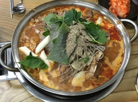  kbs 2tv생생정보 11900원 감자탕 무한리필맛집 보쌈 비빔막국수까지 안성시 큰마당해장국