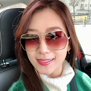  브이선 공식 블로그. 송민교 아나운서 인스타그램 출근 패션 선글라스 [WILDFLOWER-04]