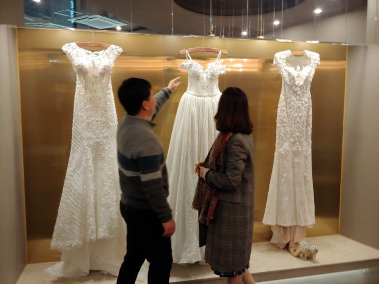  부산 웨딩드레스 대여, 수입웨딩드레스 대여하는  엘리자베스 웨딩샵에서 드레스 견적 받았어요. 웨딩드레스투어도 좋을 것 같아요.