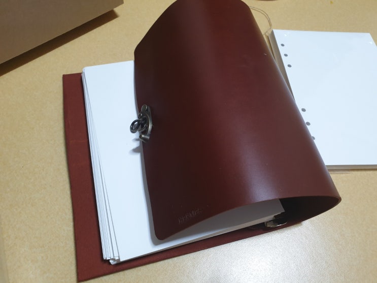 선물용 가죽 다이어리, 가격 대비 상태 좋은 건가? 선물용 가죽 다이어리, 가격 대비 상태 좋은 건가?