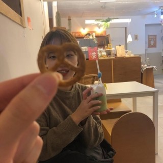  굳세어 자유로운 사람, 효민과 아우른 시간