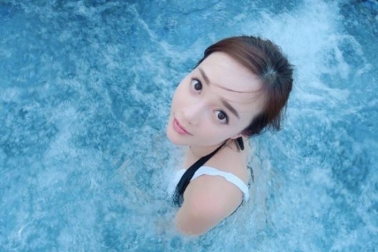  일본에서 그라비아모델 활동 아유미