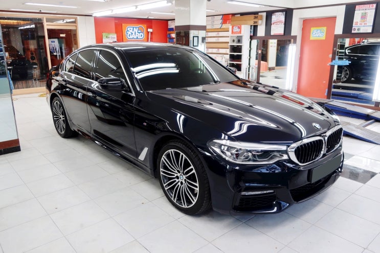  [마포구 본점 모터큐브] BMW G30 530d 뒤 펜더&뒤 범퍼 덴트