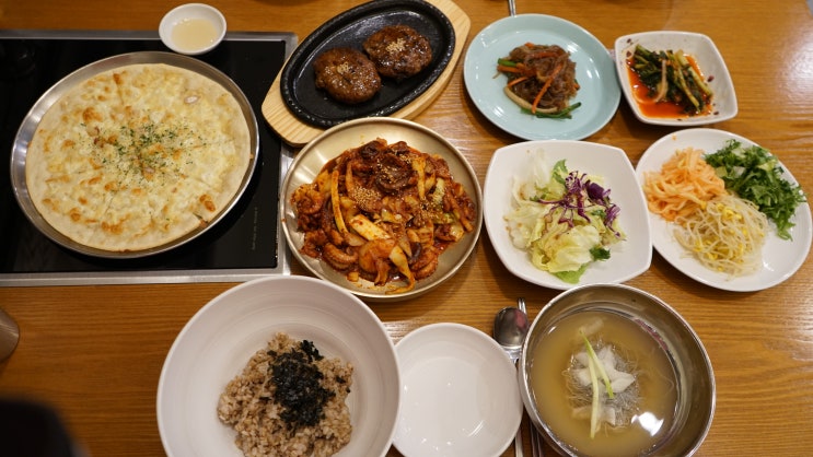  송도 현대프리미엄아울렛 맛집 :: 사월에보리밥과쭈꾸미 쭈꾸미한상!